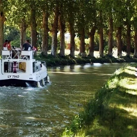 بيت للعطل House Chateau Vert 27 آجد