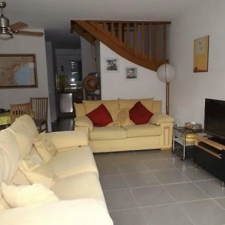 بيت للعطل House Chateau Vert 27 آجد